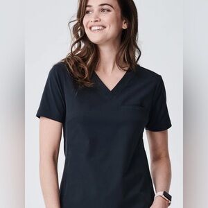MEDELITA VISTA V-NECK SCRUB TOP